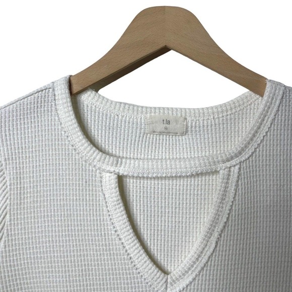 Anthropologie T.la Nadia Ivory Cutout Keyhole Front LS Thermal Top, XS - Picture 3 of 6